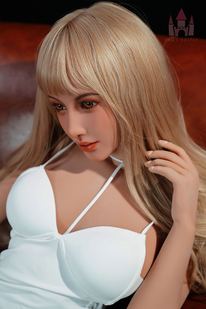 Poupée TPE de 163 cm/5'4" de marque Doll Castle, taille bonnet E