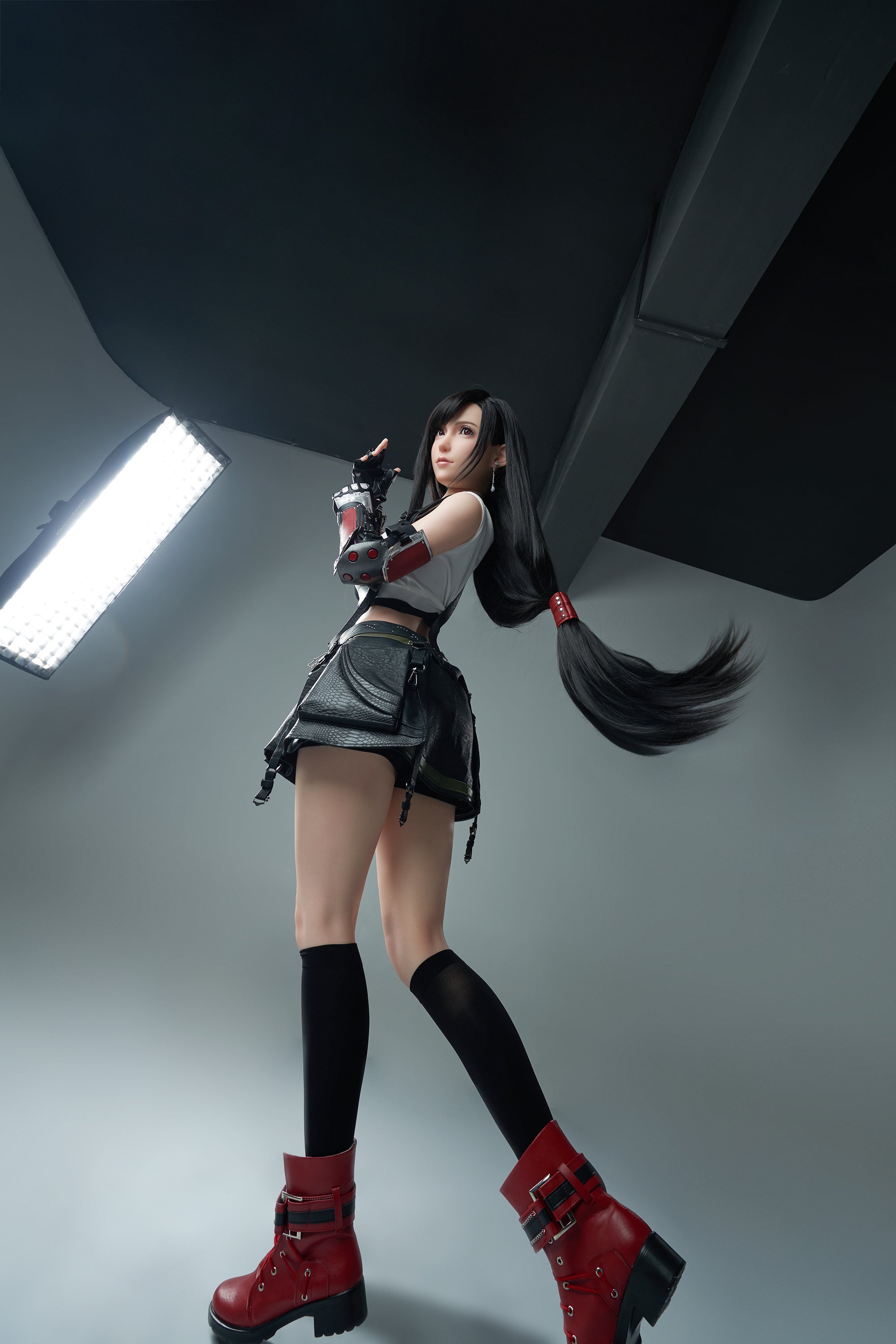 Poupée en silicone Lady Tifa (jeu) 167 cm/5'5" bonnets D