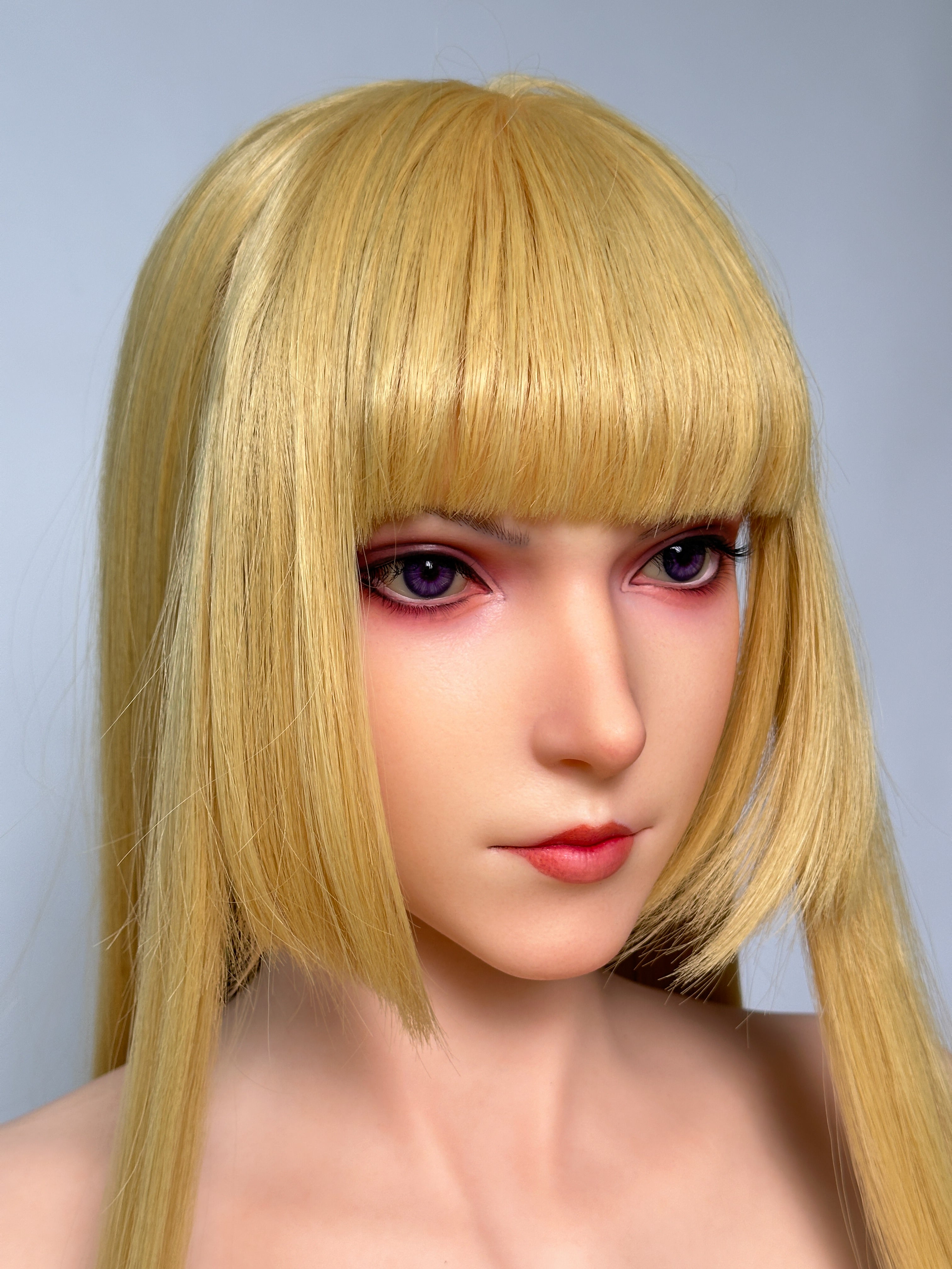 Poupée de jeu Lady Lili 171cm/5'7" en silicone (bonnet G)
