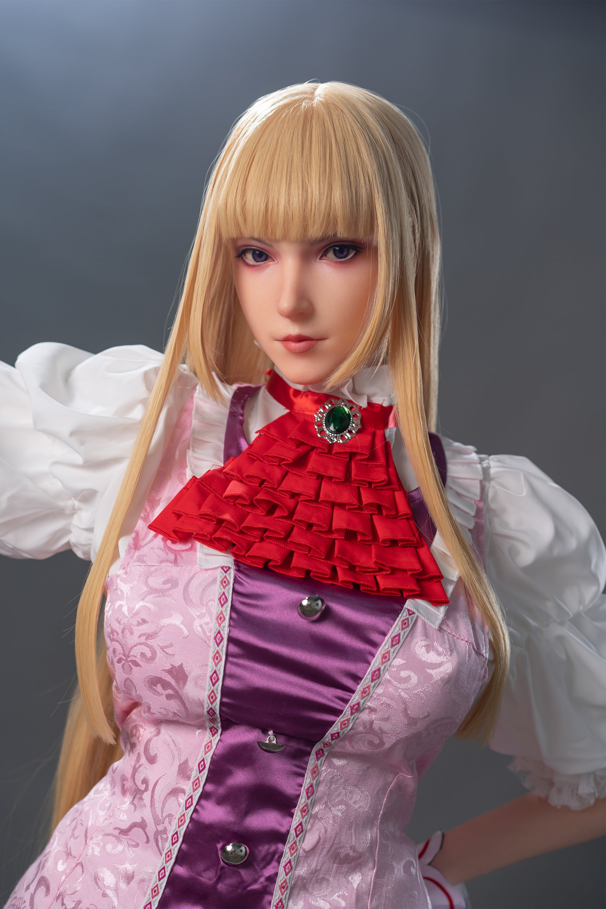 Poupée de jeu Lady Lili 171cm/5'7" en silicone (bonnet G)