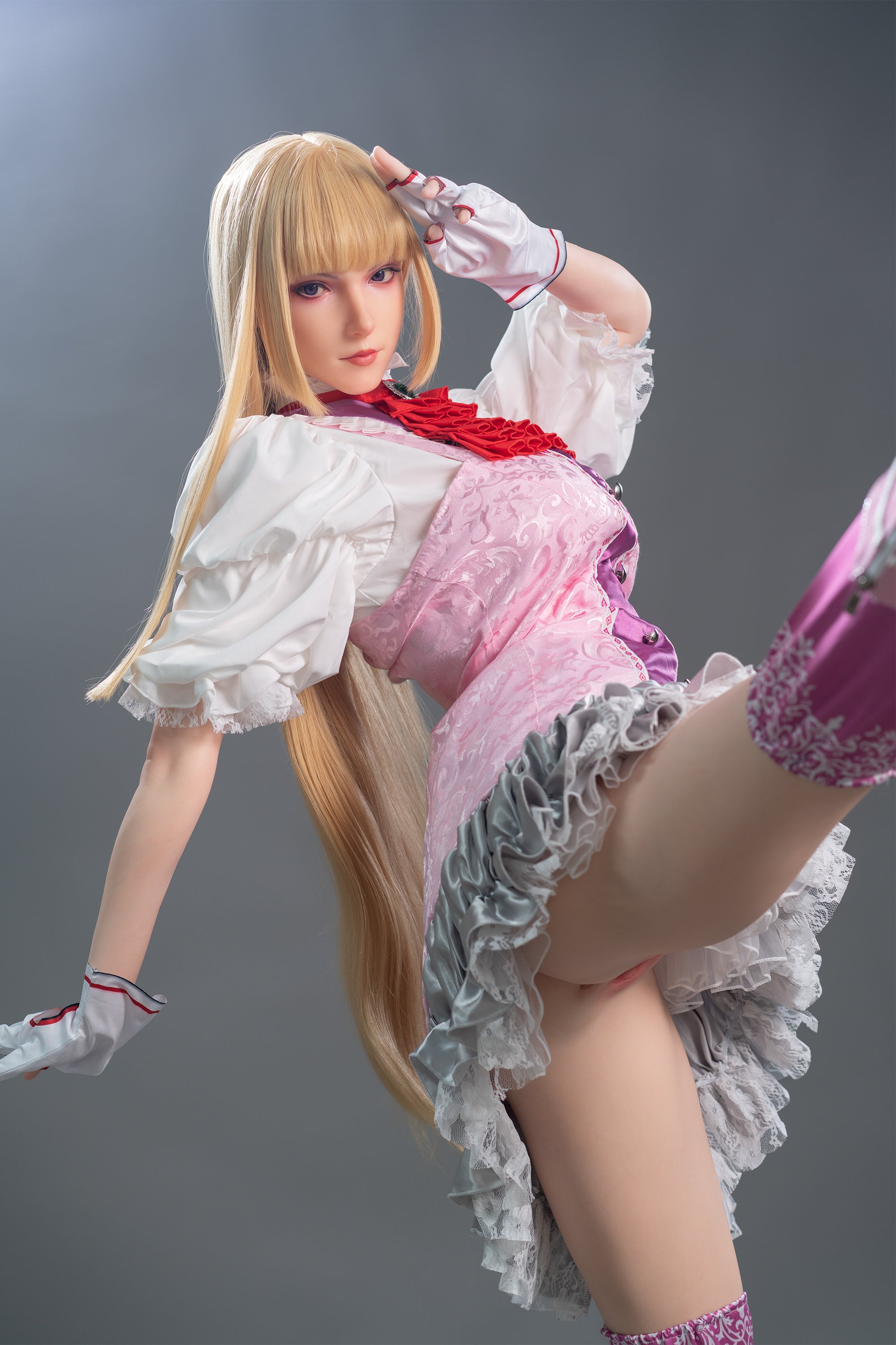 Poupée de jeu Lady Lili 171cm/5'7" en silicone (bonnet G)