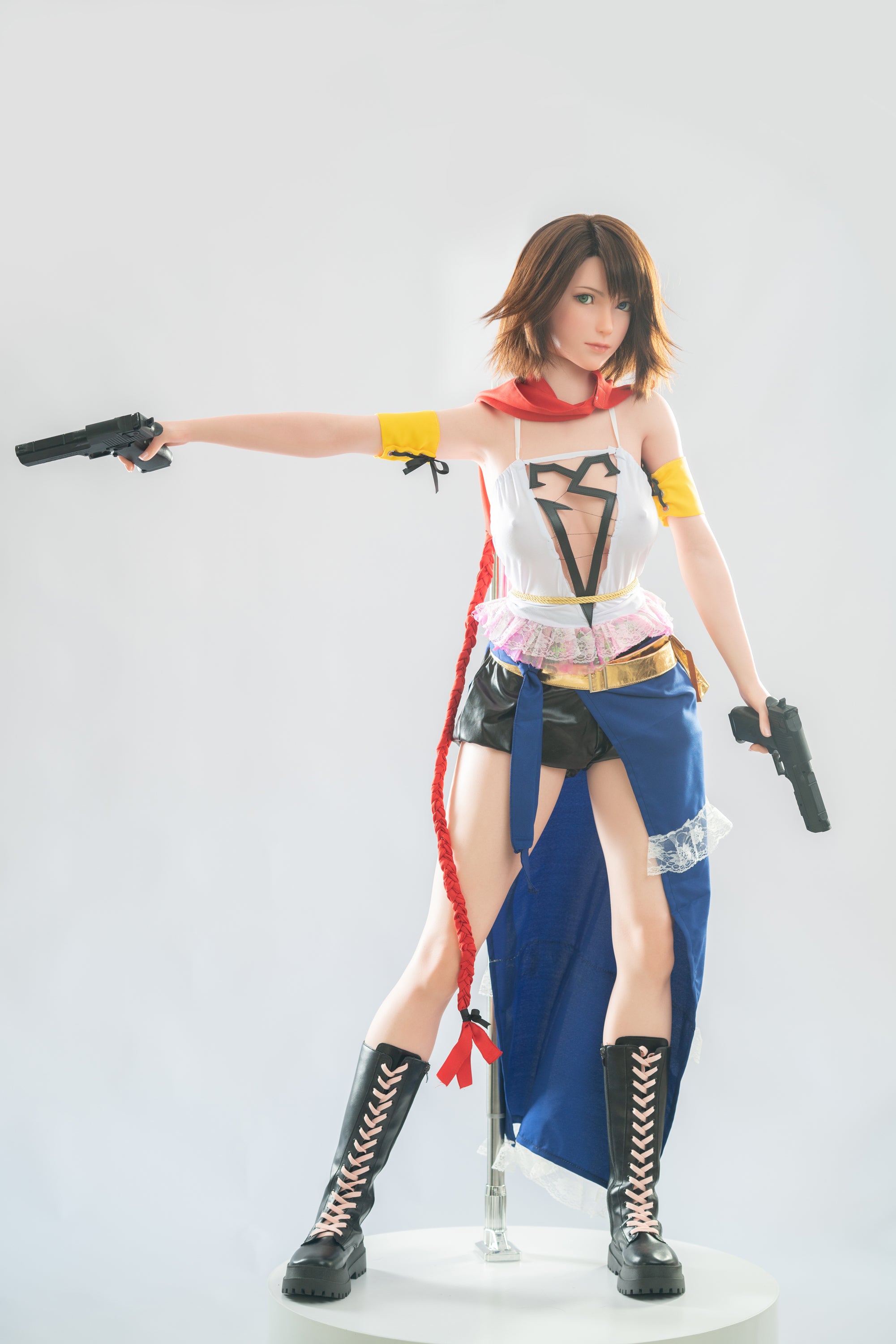 Poupée en silicone Game Lady Yuna 167 cm/5'5" avec bonnets en D