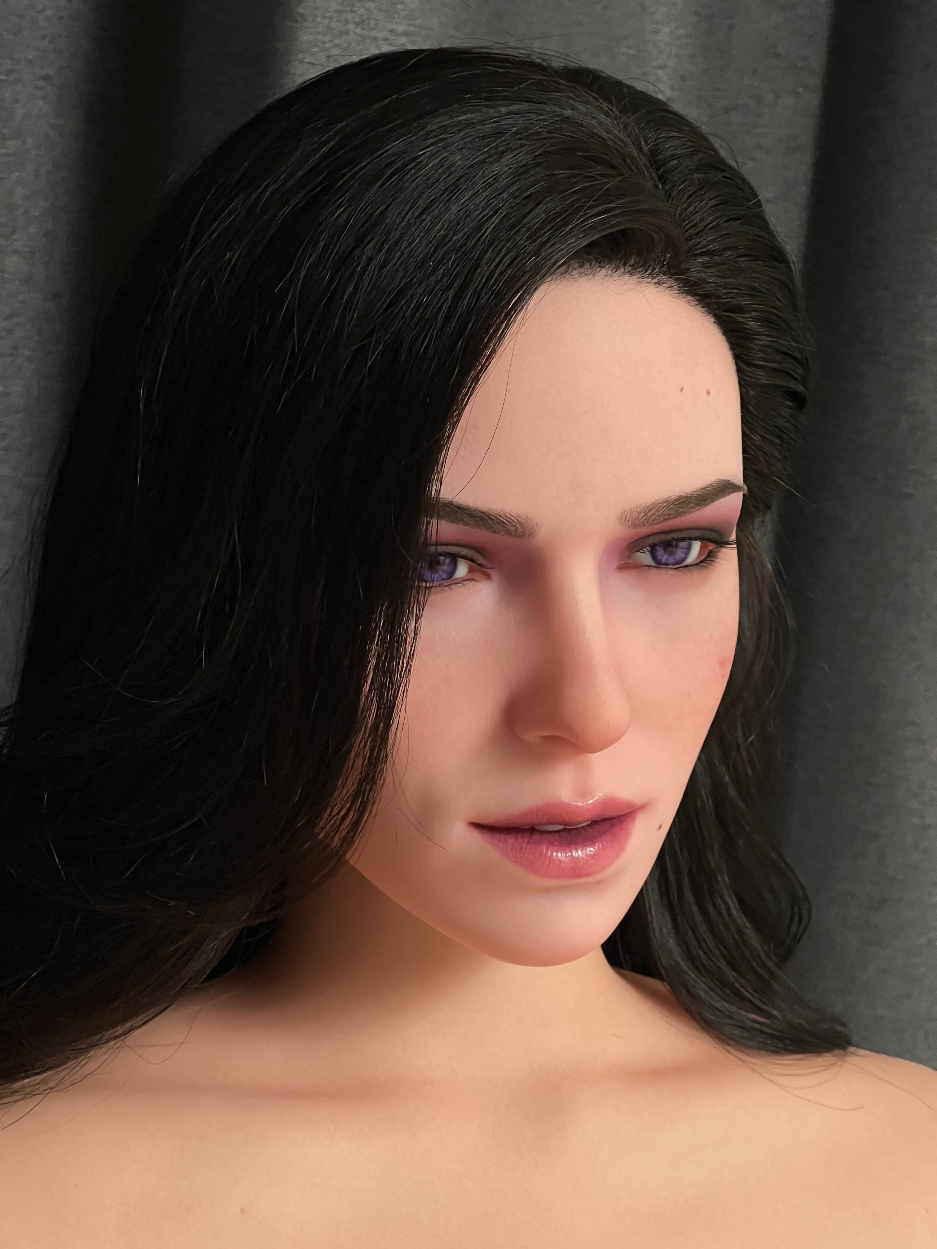 Poupée en silicone Yennefer (jeu vidéo) 168 cm/5'6" bonnet E