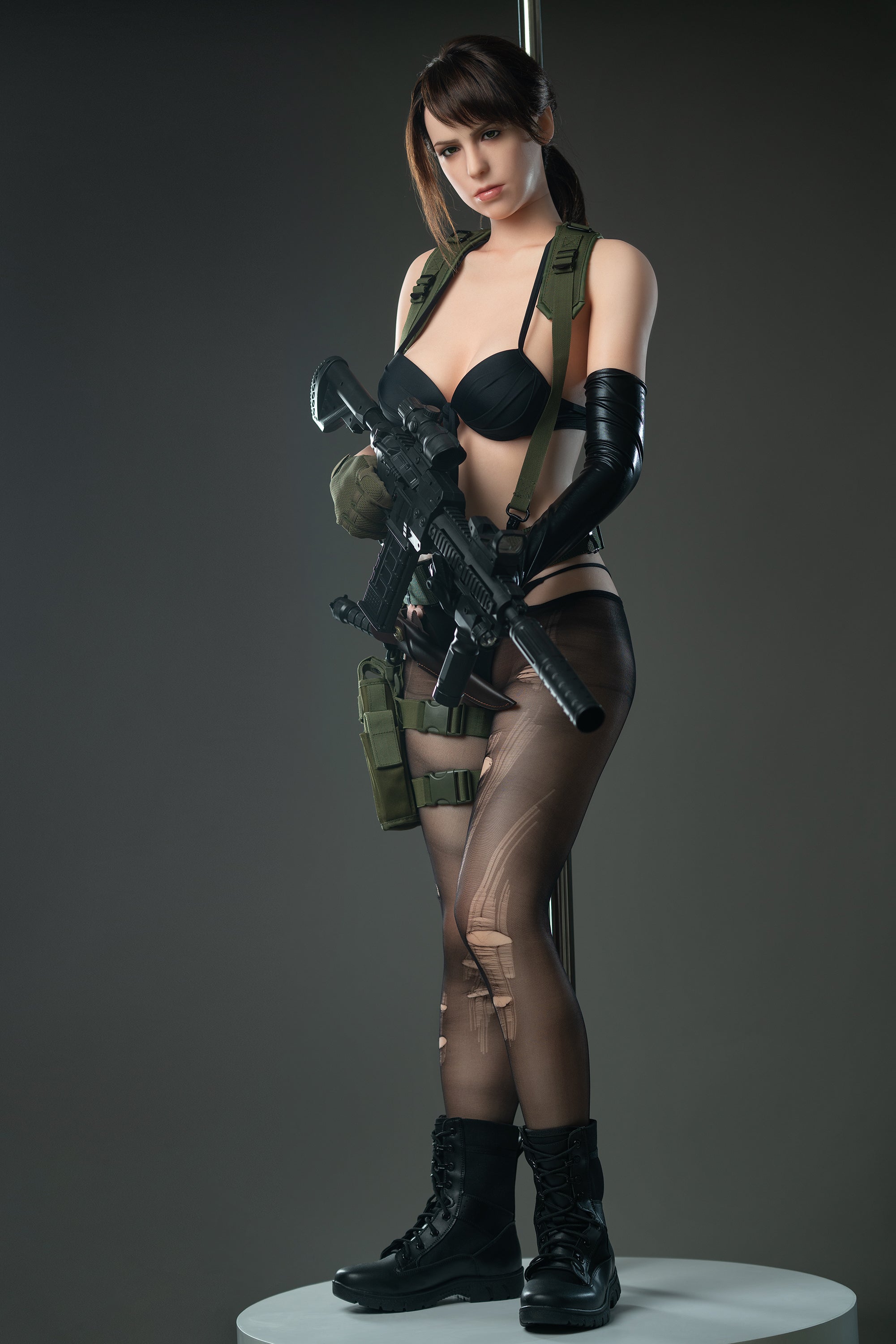 Poupée sexuelle en silicone Game Lady Quiet 168cm/5'6" bonnet E