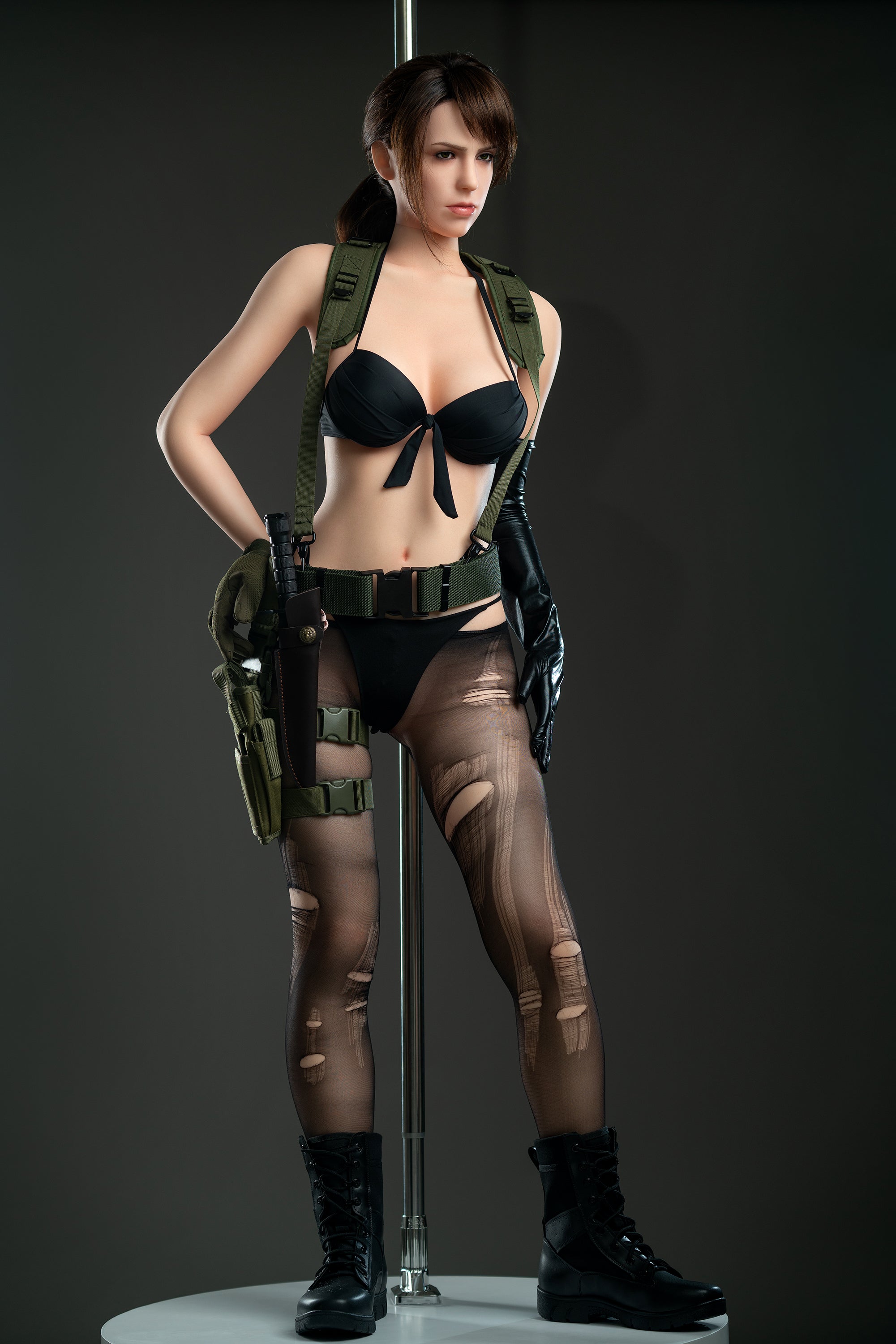 Poupée sexuelle en silicone Game Lady Quiet 168cm/5'6" bonnet E