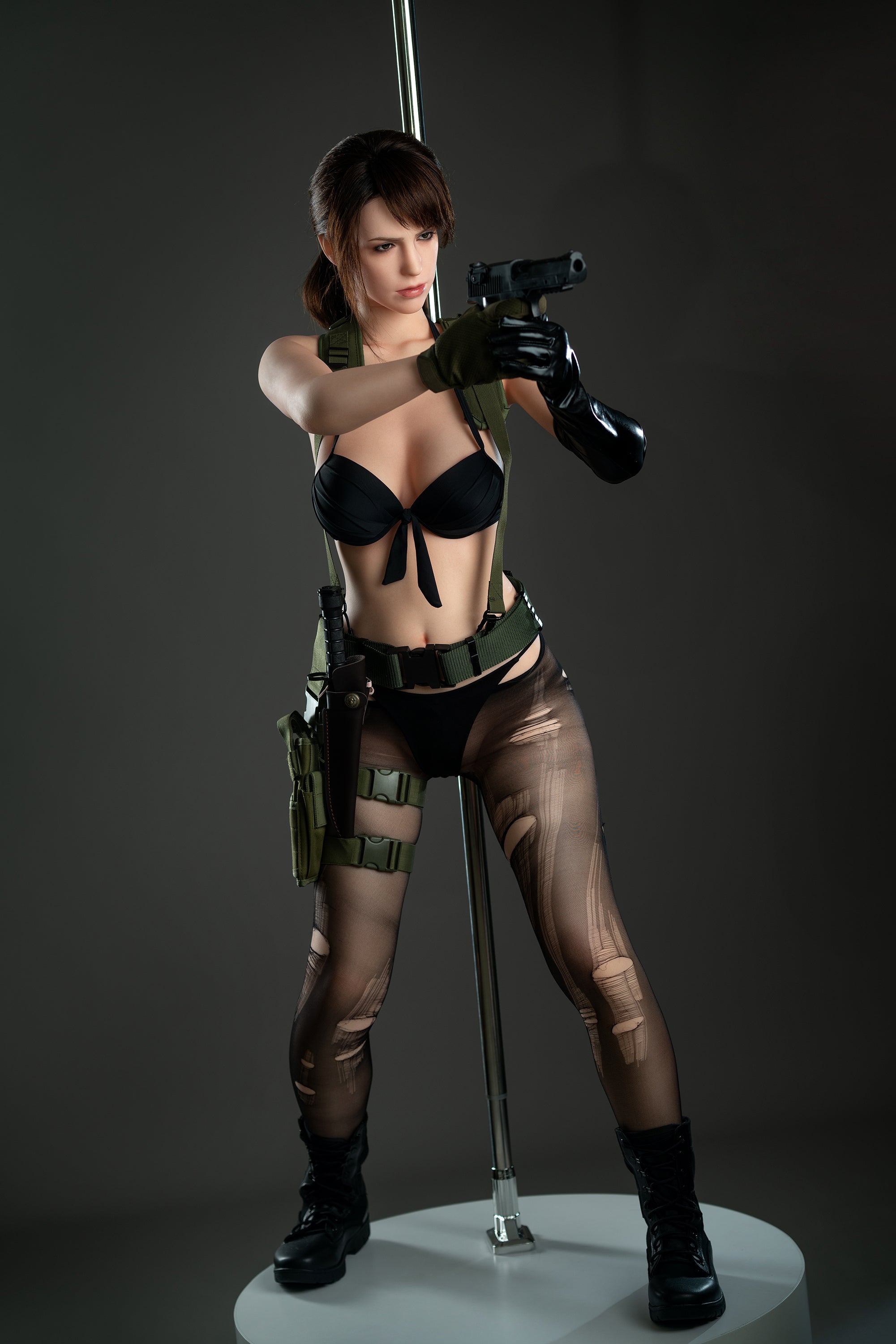 Poupée sexuelle en silicone Game Lady Quiet 168cm/5'6" bonnet E