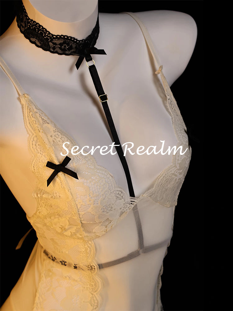 Ensemble de lingerie transparente avec détails en dentelle