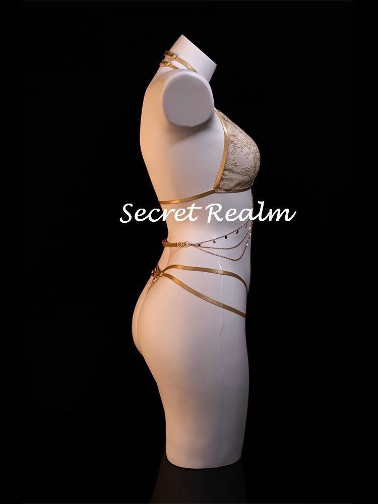 Ensemble de lingerie sensuel en dentelle avec chaîne de corps