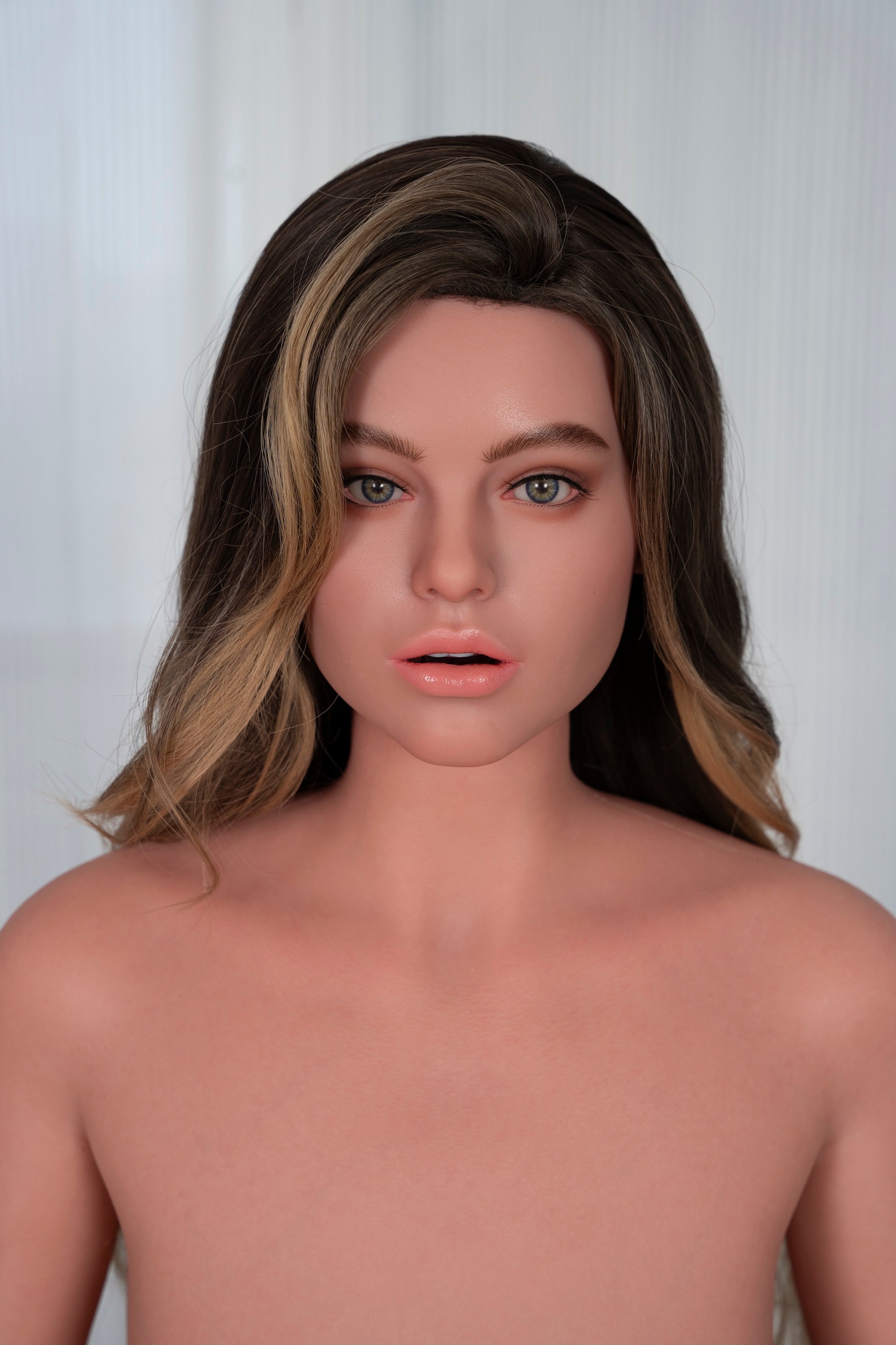 ZELEX SLE 172 cm/5'7" Bonnet E Silicone