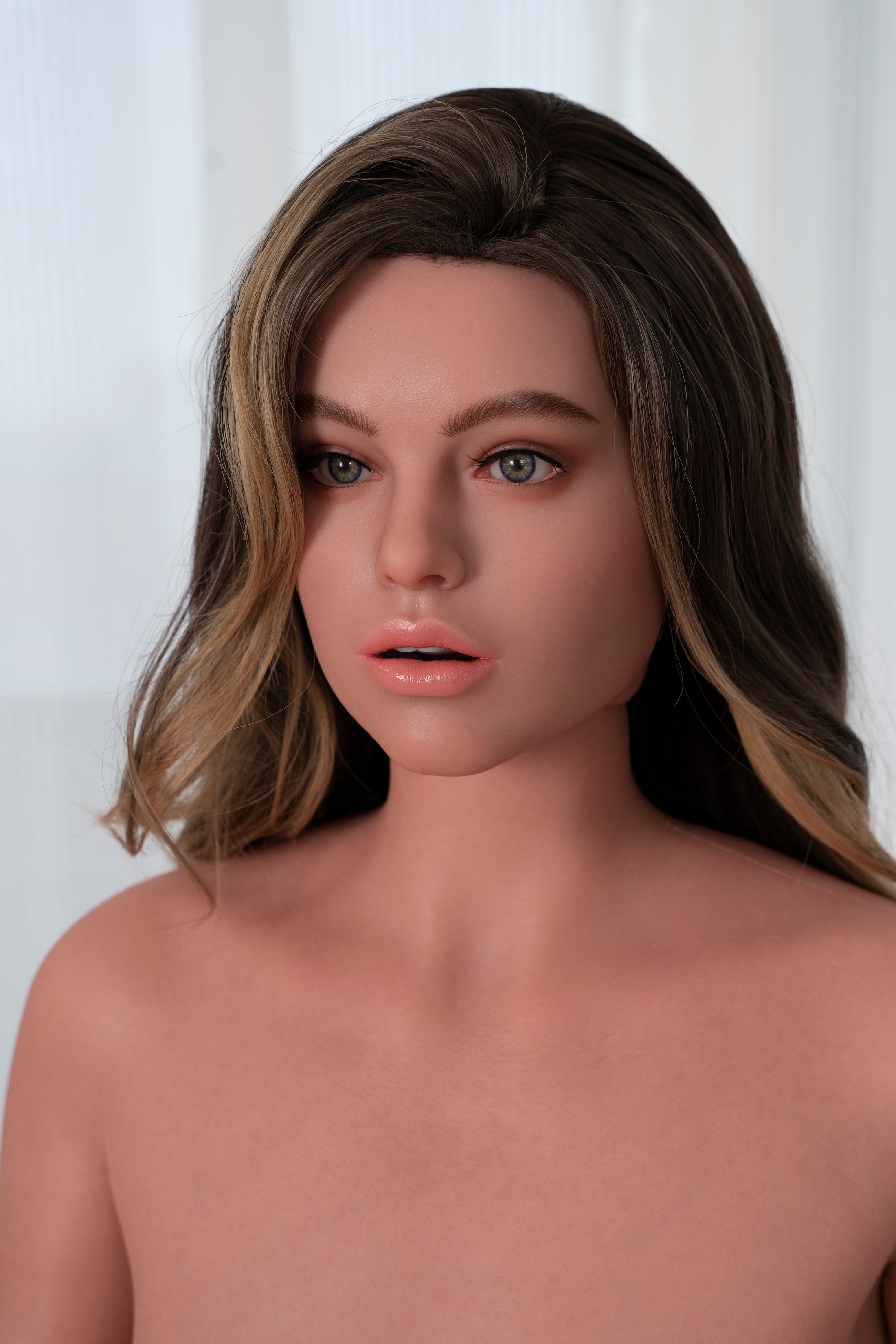 ZELEX SLE 172 cm/5'7" Bonnet E Silicone