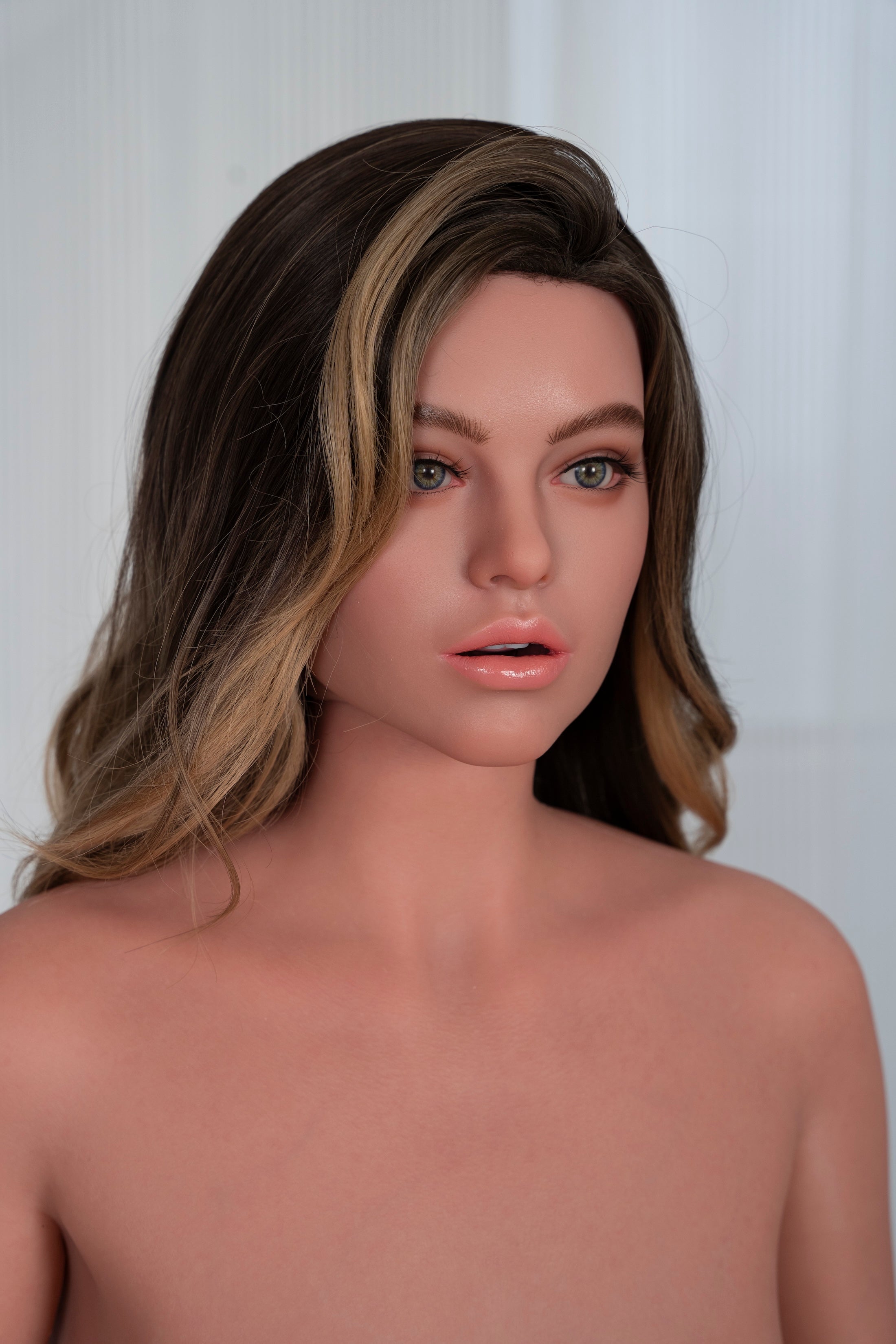 ZELEX SLE 172 cm/5'7" Bonnet E Silicone