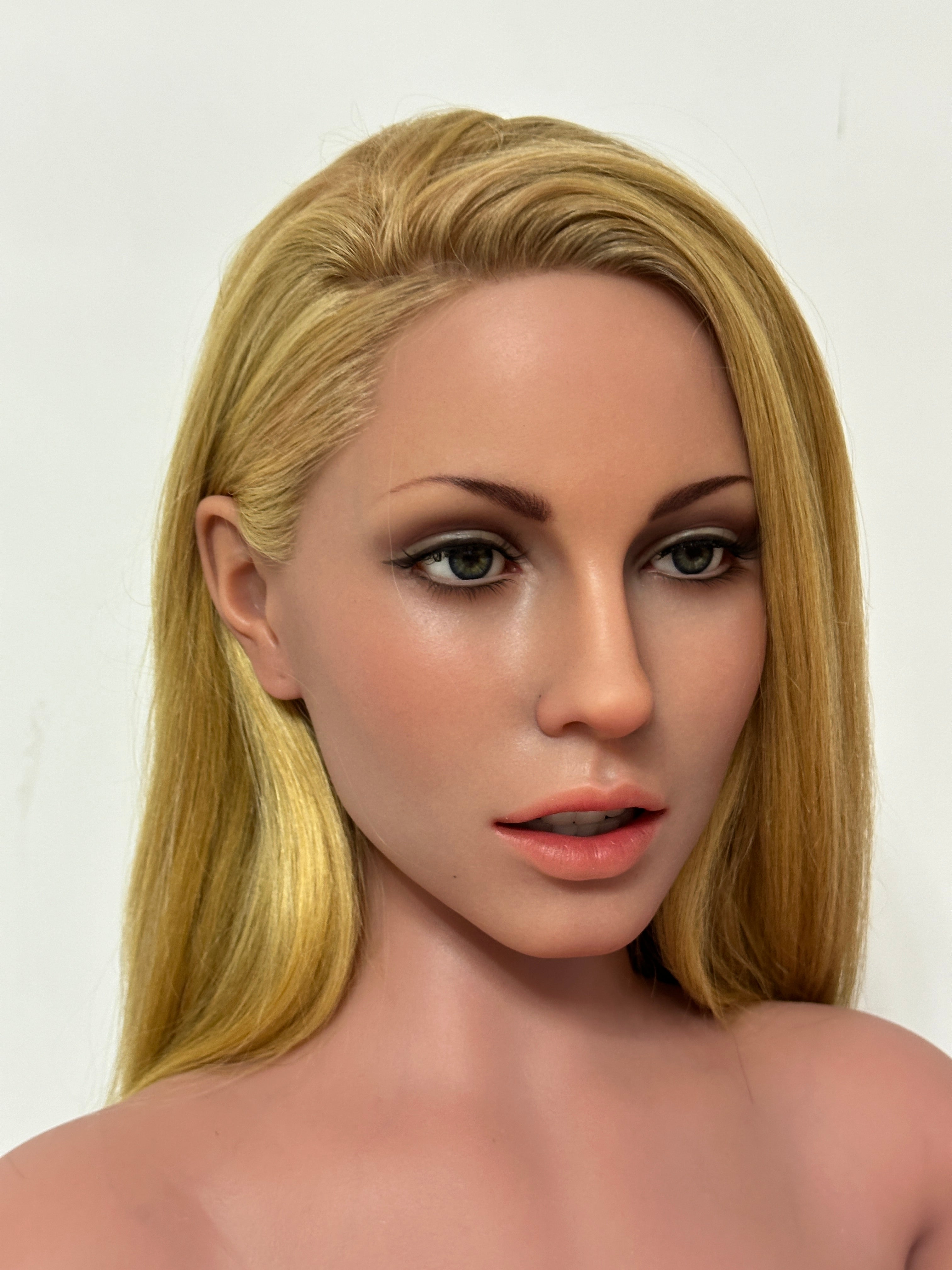 ZELEX SLE3.0 Head ZXE203_Z1 Body 165cm/5'5" D-Cup Silicone Doll [In Stock USA & Canada | Fast Shipping]