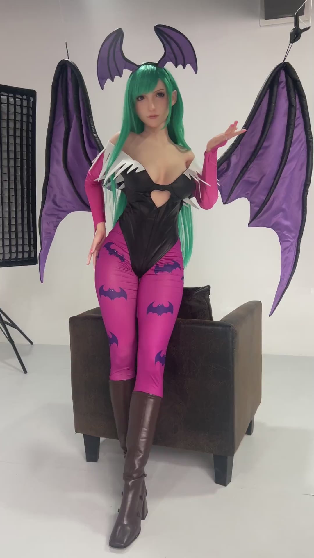 Charger la vidéo : Poupée en silicone Tifa de 167 cm/5'5" avec bonnets D